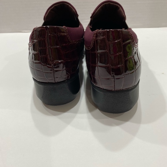 New Clark’s burgundy - Picture 3 of 5